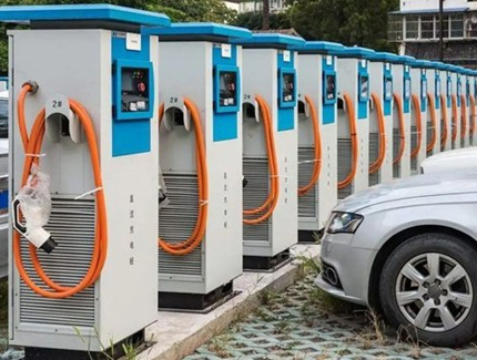 Jak zaoszczędzić na kosztach ładowania samochodu elektrycznego: analiza kosztów stosu ładowania